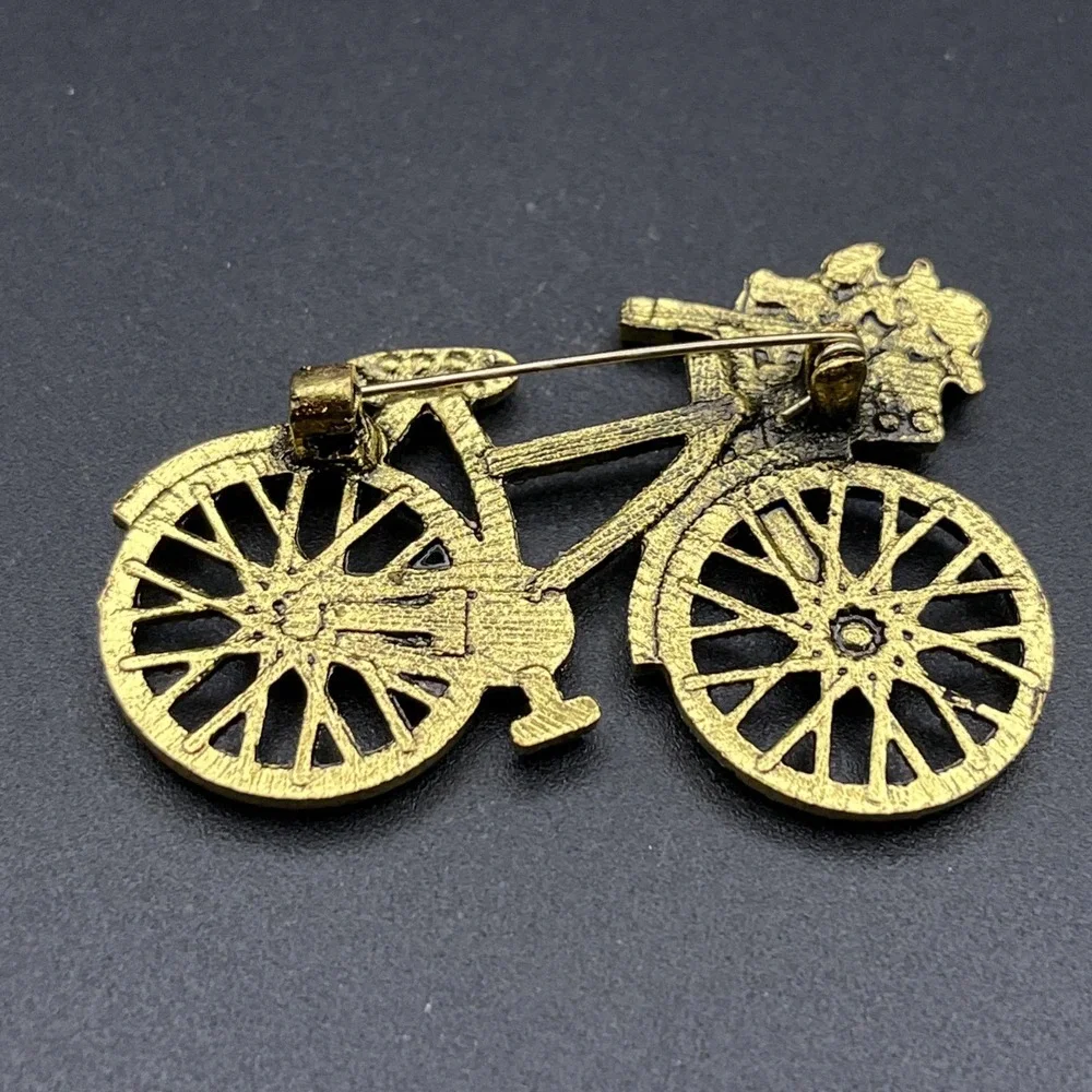 Bedazzled Bicycle Flower Basket Rhinestones‎ Lapel Hat Pin